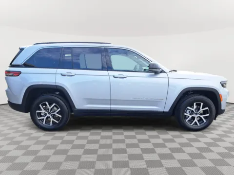 More photos of 2025 Jeep Grand Cherokee Limited at Auburn CDJR, WA