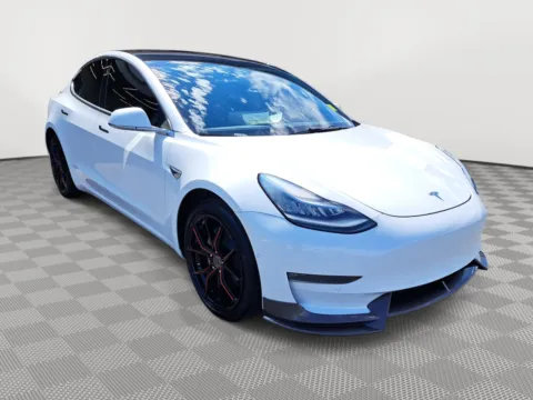 More photos of 2018 Tesla Model 3 Long Range Battery at Auburn CDJR, WA