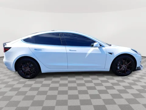 More photos of 2018 Tesla Model 3 Long Range Battery at Auburn CDJR, WA