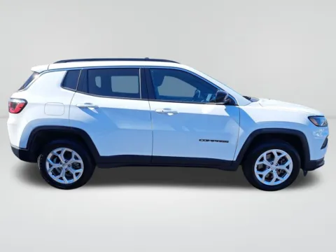 More photos of 2024 Jeep Compass Latitude at Auburn CDJR, WA
