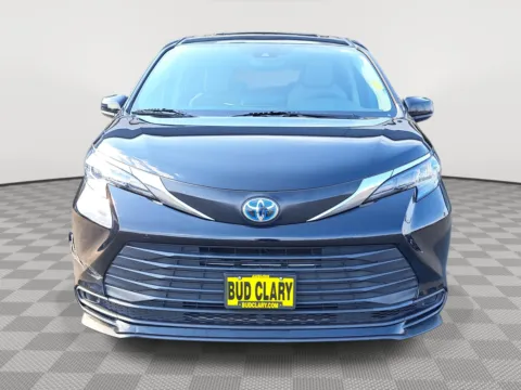 Another view of 2024 Toyota Sienna LE for sale in Auburn, WA at Auburn CDJR