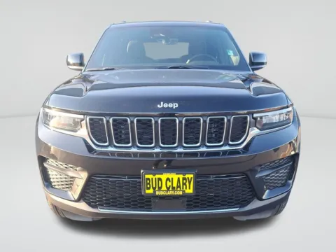 Photos of 2025 Jeep Grand Cherokee Laredo X for sale in Auburn, WA at Auburn CDJR