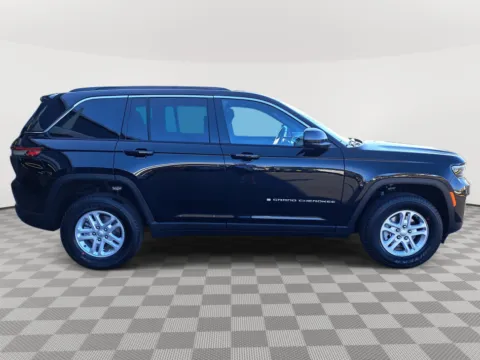 More photos of 2025 Jeep Grand Cherokee Laredo at Auburn CDJR, WA
