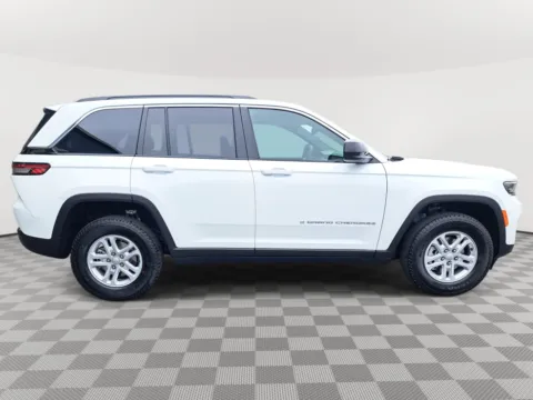 More photos of 2025 Jeep Grand Cherokee Laredo at Auburn CDJR, WA