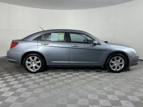 More photos of 2010 Chrysler Sebring Limited at Auburn CDJR, WA
