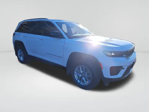 Another view of 2025 Jeep Grand Cherokee Laredo X for sale in Auburn, WA at Auburn CDJR