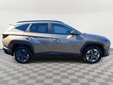 More photos of 2025 Hyundai Tucson Hybrid SEL Convenience at Auburn CDJR, WA