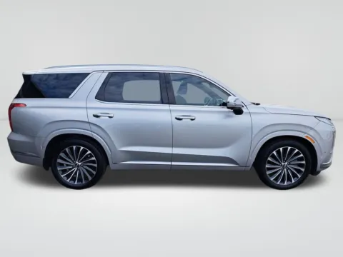 More photos of 2023 Hyundai Palisade Calligraphy at Auburn CDJR, WA