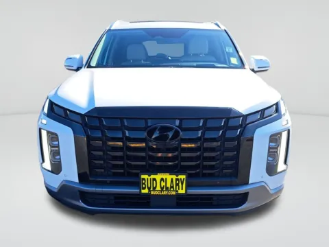 Photos of 2023 Hyundai Palisade Limited for sale in Auburn, WA at Auburn CDJR