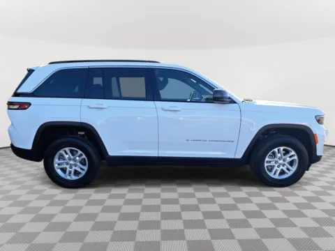 More photos of 2025 Jeep Grand Cherokee Laredo at Auburn CDJR, WA