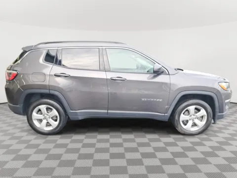 More photos of 2019 Jeep Compass Latitude at Auburn CDJR, WA