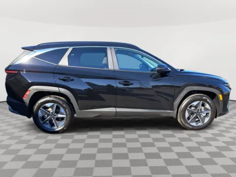 More photos of 2025 Hyundai Tucson Hybrid SEL Convenience at Auburn CDJR, WA