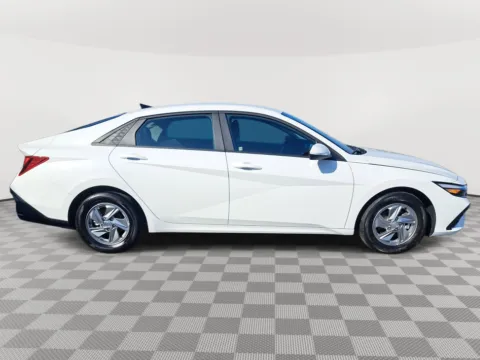 More photos of 2024 Hyundai Elantra SE at Auburn CDJR, WA