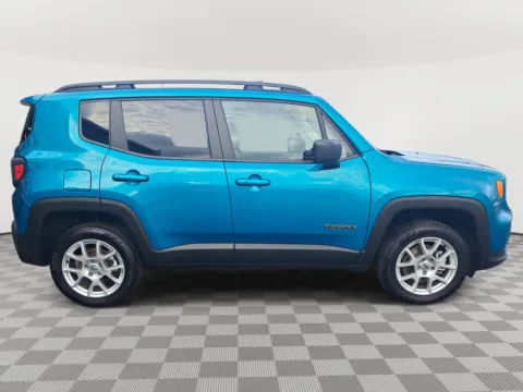 More photos of 2022 Jeep Renegade Latitude at Auburn CDJR, WA