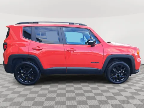More photos of 2022 Jeep Renegade Altitude at Auburn CDJR, WA
