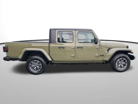 More photos of 2025 Jeep Gladiator Sport S at Auburn CDJR, WA