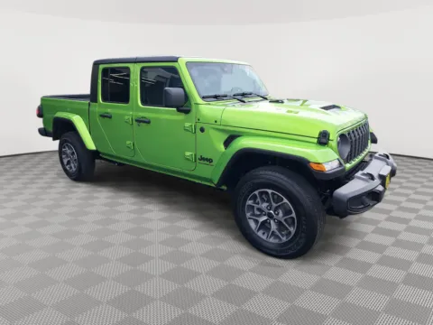 More photos of 2025 Jeep Gladiator Sport S at Auburn CDJR, WA