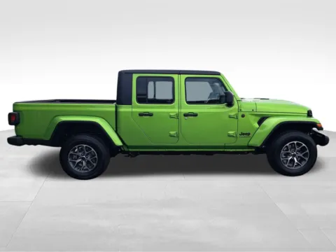 More photos of 2025 Jeep Gladiator Sport S at Bud Clary Auburn CDJR, WA