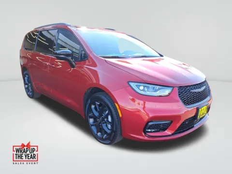 Another view of 2026 Chrysler Pacifica Limited for sale in Auburn, WA at Auburn CDJR