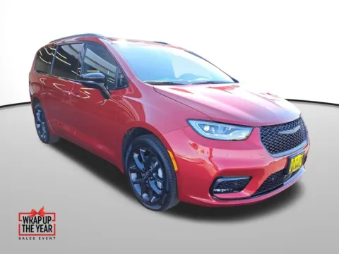 Another view of 2026 Chrysler Pacifica Limited for sale in Auburn, WA at Auburn CDJR