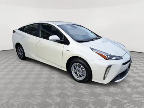 More photos of 2020 Toyota Prius XLE at Auburn CDJR, WA