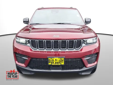 Photos of 2025 Jeep Grand Cherokee Laredo X for sale in Auburn, WA at Auburn CDJR