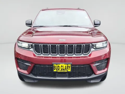 Photos of 2025 Jeep Grand Cherokee Laredo X for sale in Auburn, WA at Auburn CDJR