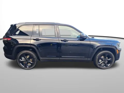 More photos of 2025 Jeep Grand Cherokee Altitude X at Auburn CDJR, WA