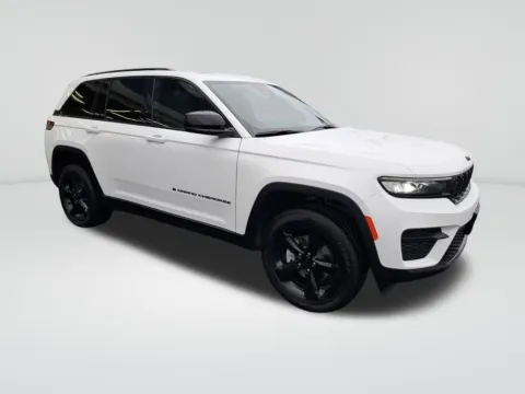 Another view of 2025 Jeep Grand Cherokee Altitude X for sale in Auburn, WA at Auburn CDJR