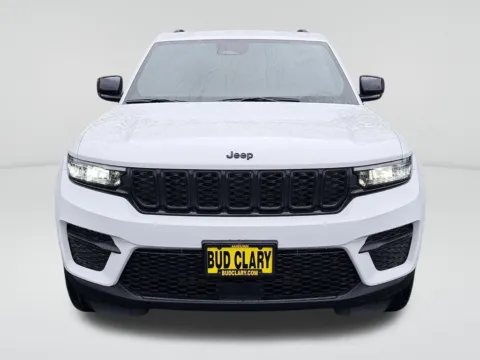 Photos of 2025 Jeep Grand Cherokee Altitude X for sale in Auburn, WA at Auburn CDJR