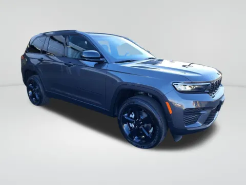 Another view of 2025 Jeep Grand Cherokee Altitude X for sale in Auburn, WA at Auburn CDJR