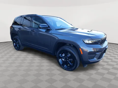 More photos of 2025 Jeep Grand Cherokee Altitude X at Auburn CDJR, WA