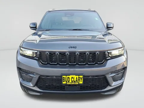 Photos of 2025 Jeep Grand Cherokee Altitude X for sale in Auburn, WA at Auburn CDJR