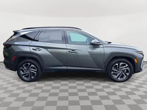 More photos of 2026 Hyundai Tucson Hybrid Limited at Auburn CDJR, WA