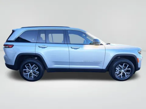 More photos of 2025 Jeep Grand Cherokee Limited at Auburn CDJR, WA