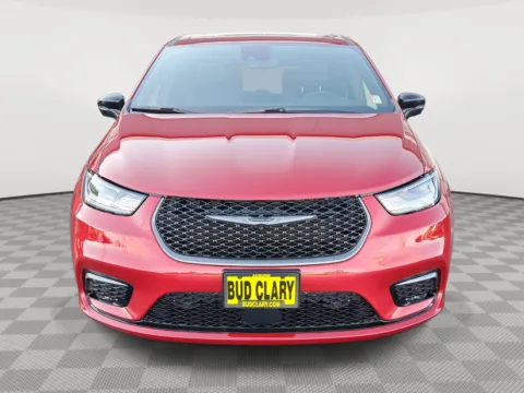 Another view of 2026 Chrysler Pacifica Select for sale in Auburn, WA at Auburn CDJR