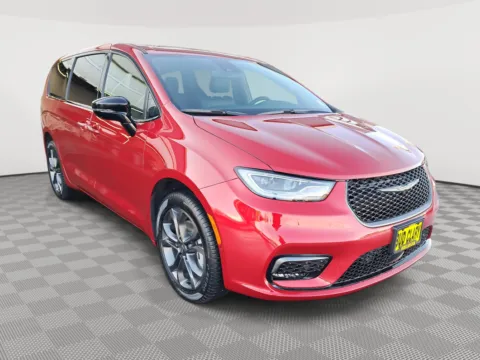 More photos of 2026 Chrysler Pacifica Select at Auburn CDJR, WA