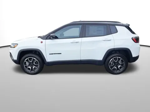 Photos of 2026 Jeep Compass Trailhawk for sale in Auburn, WA at Auburn CDJR