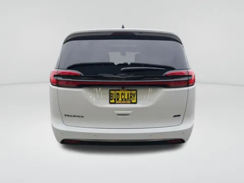 More photos of 2026 Chrysler Pacifica Select at Auburn CDJR, WA