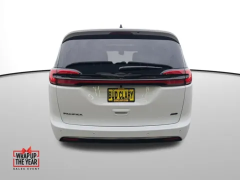 More photos of 2026 Chrysler Pacifica Select at Auburn CDJR, WA