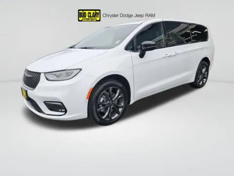 White 2026 Chrysler Pacifica Select for sale in Auburn, WA