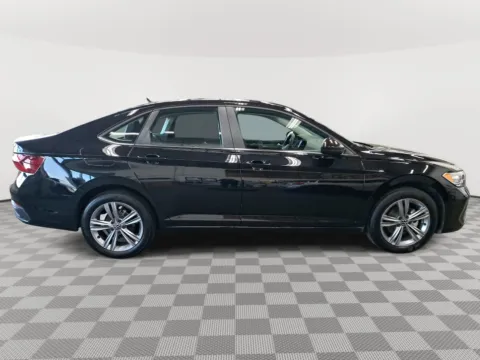 More photos of 2024 Volkswagen Jetta SE at Auburn CDJR, WA