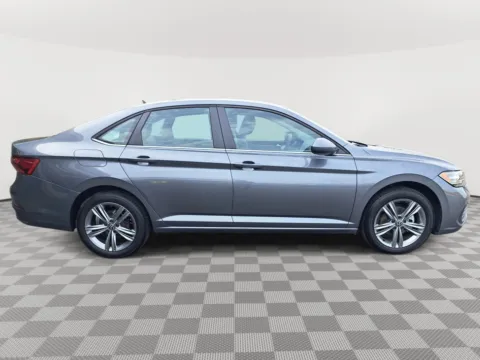 More photos of 2024 Volkswagen Jetta SE at Auburn CDJR, WA