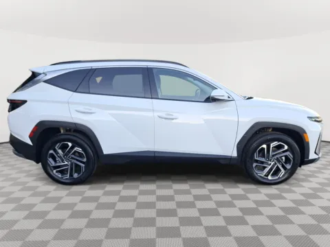 More photos of 2026 Hyundai Tucson Hybrid Limited at Auburn CDJR, WA