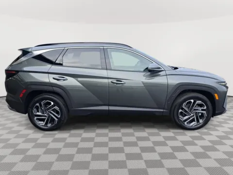 More photos of 2026 Hyundai Tucson Hybrid Limited at Auburn CDJR, WA