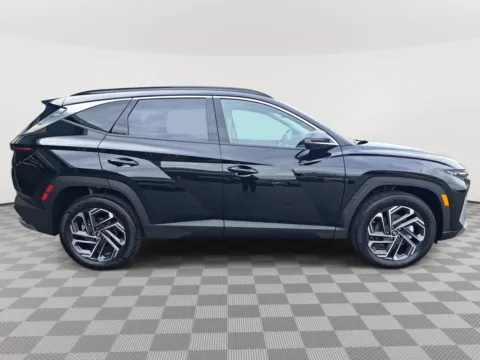 More photos of 2026 Hyundai Tucson Hybrid Limited at Auburn CDJR, WA