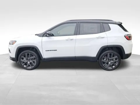 Photos of 2026 Jeep Compass Limited for sale in Auburn, WA at Bud Clary Auburn CDJR