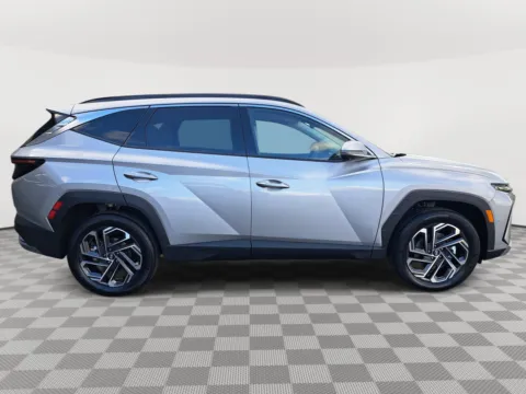 More photos of 2026 Hyundai Tucson Hybrid Limited at Auburn CDJR, WA