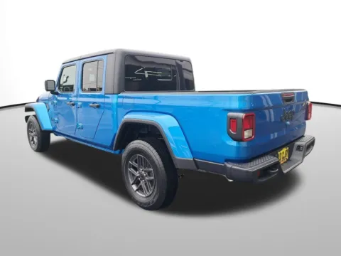 Another view of 2026 Jeep Gladiator Sport S for sale in Auburn, WA at Auburn CDJR