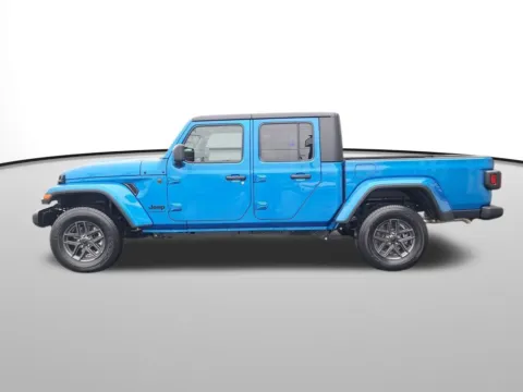 Photos of 2026 Jeep Gladiator Sport S for sale in Auburn, WA at Auburn CDJR